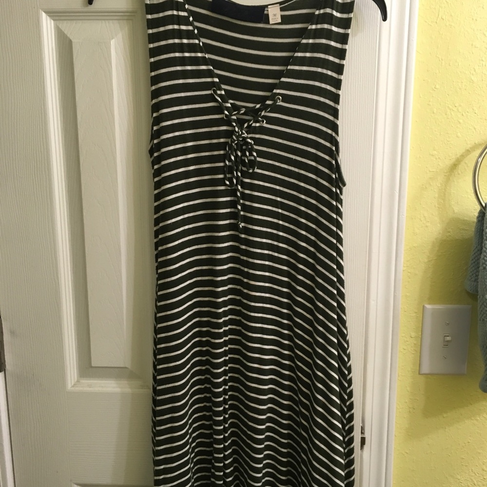 Sleeveless swing dress